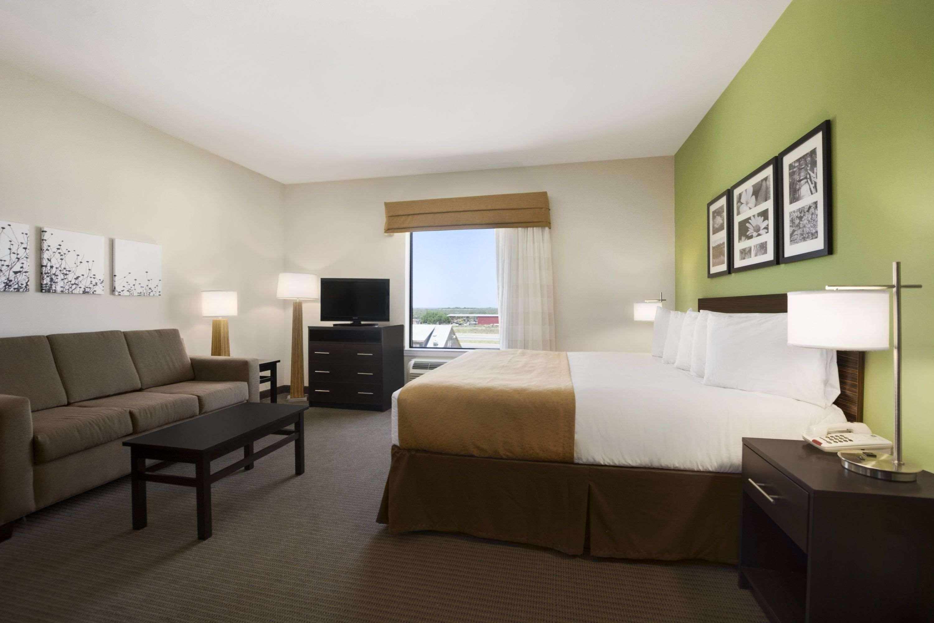 Petrostay Inn & Suites Cotulla Exteriér fotografie