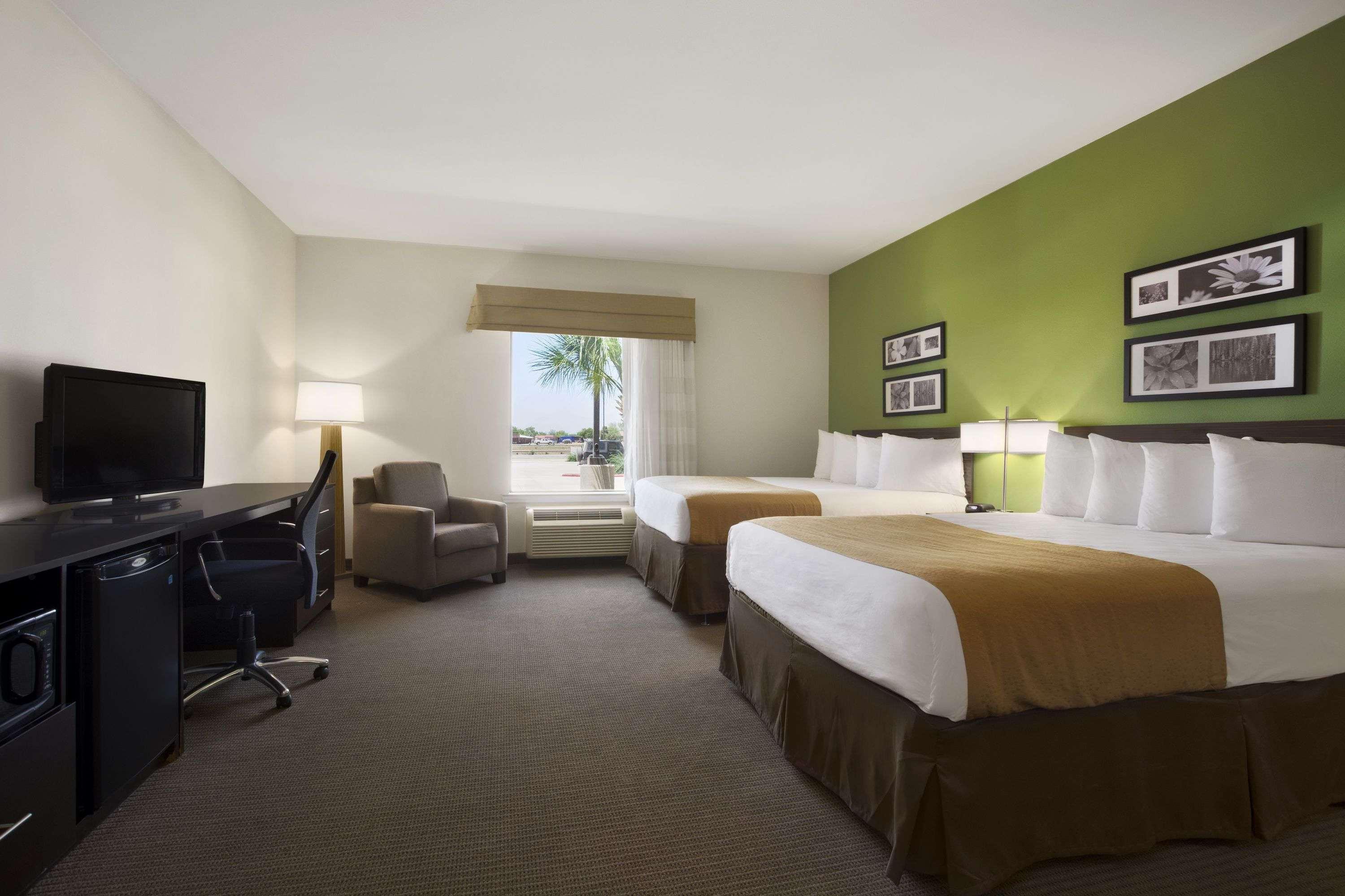 Petrostay Inn & Suites Cotulla Exteriér fotografie